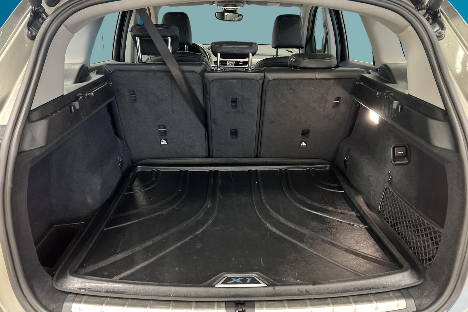 BMW X1 iso kuva 12