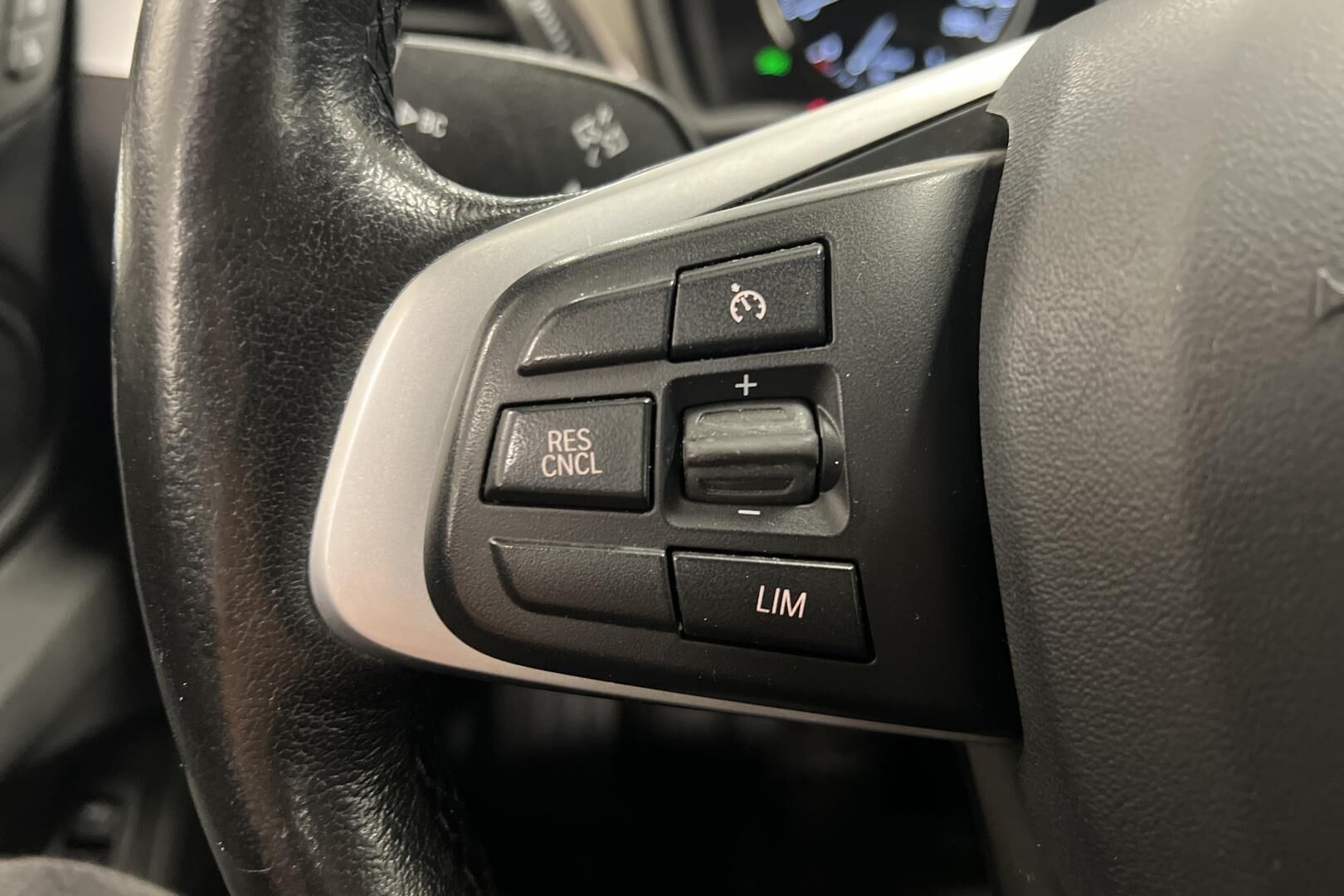 BMW X1 iso kuva 17