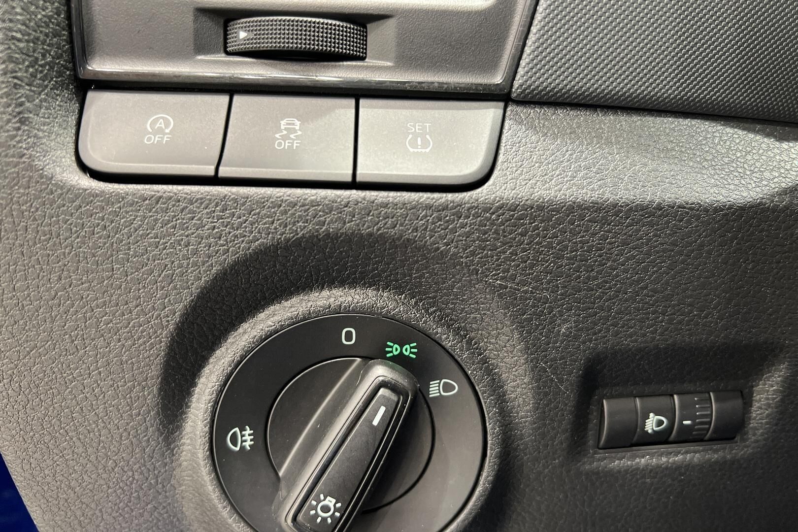 Skoda Fabia iso kuva 14