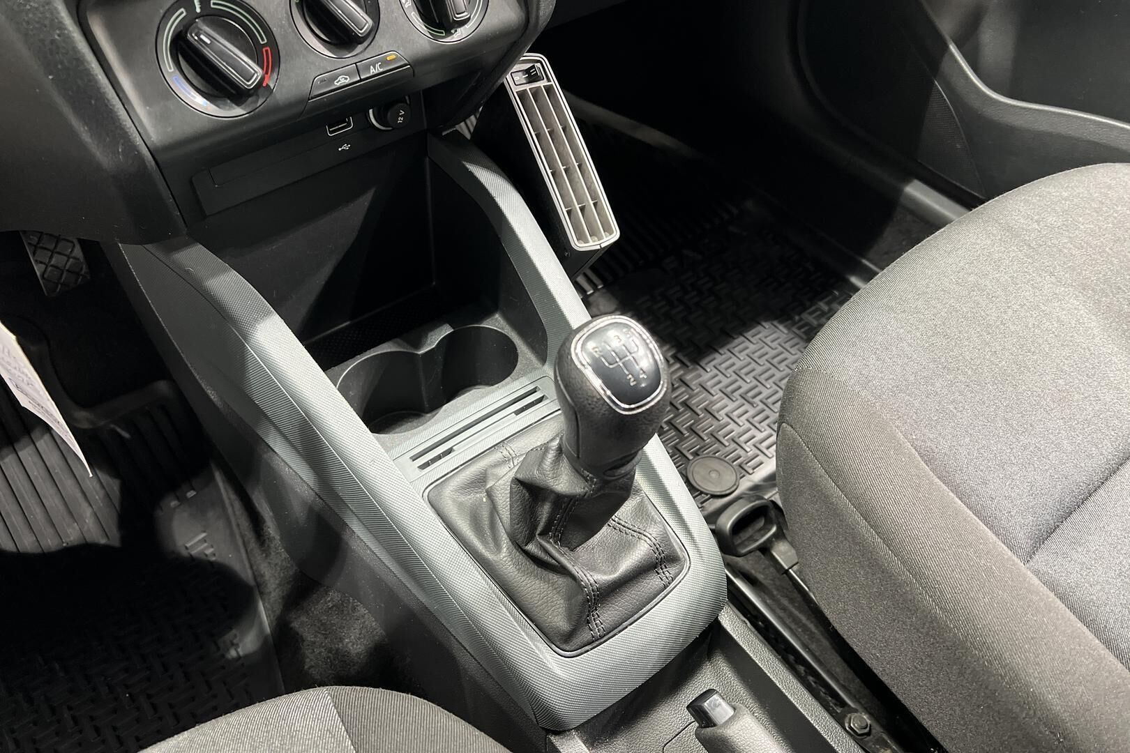 Skoda Fabia iso kuva 18