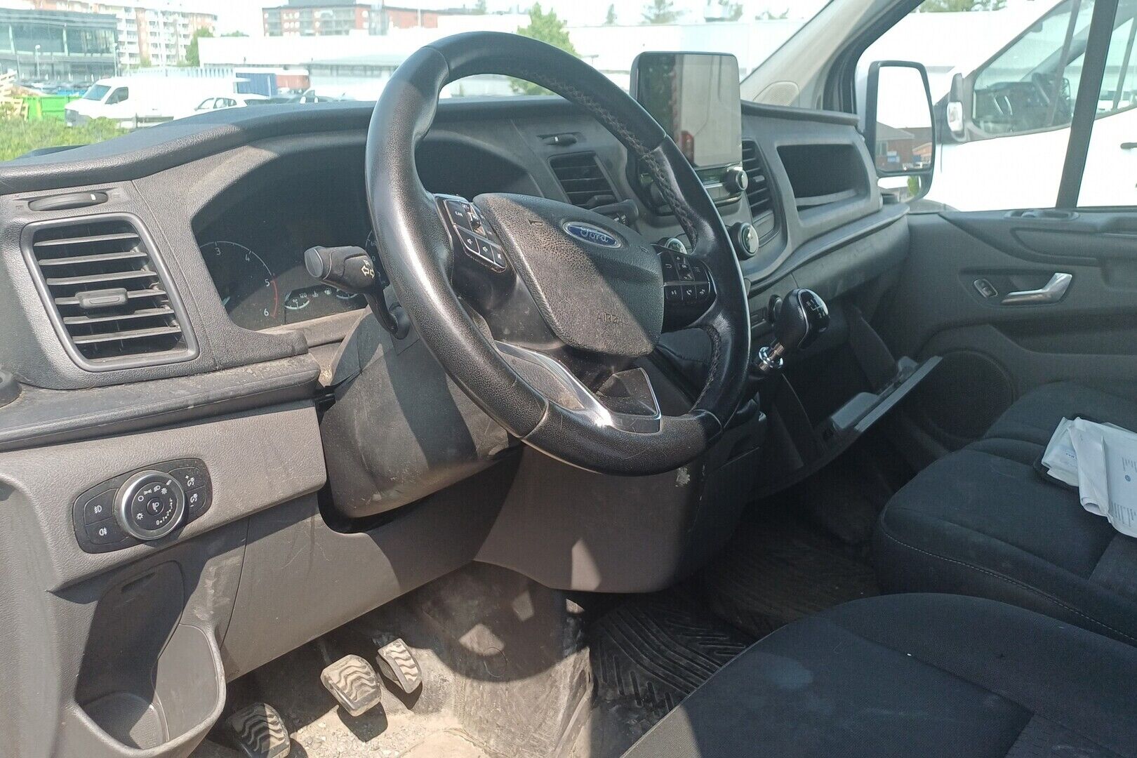 Ford Transit Custom iso kuva 1