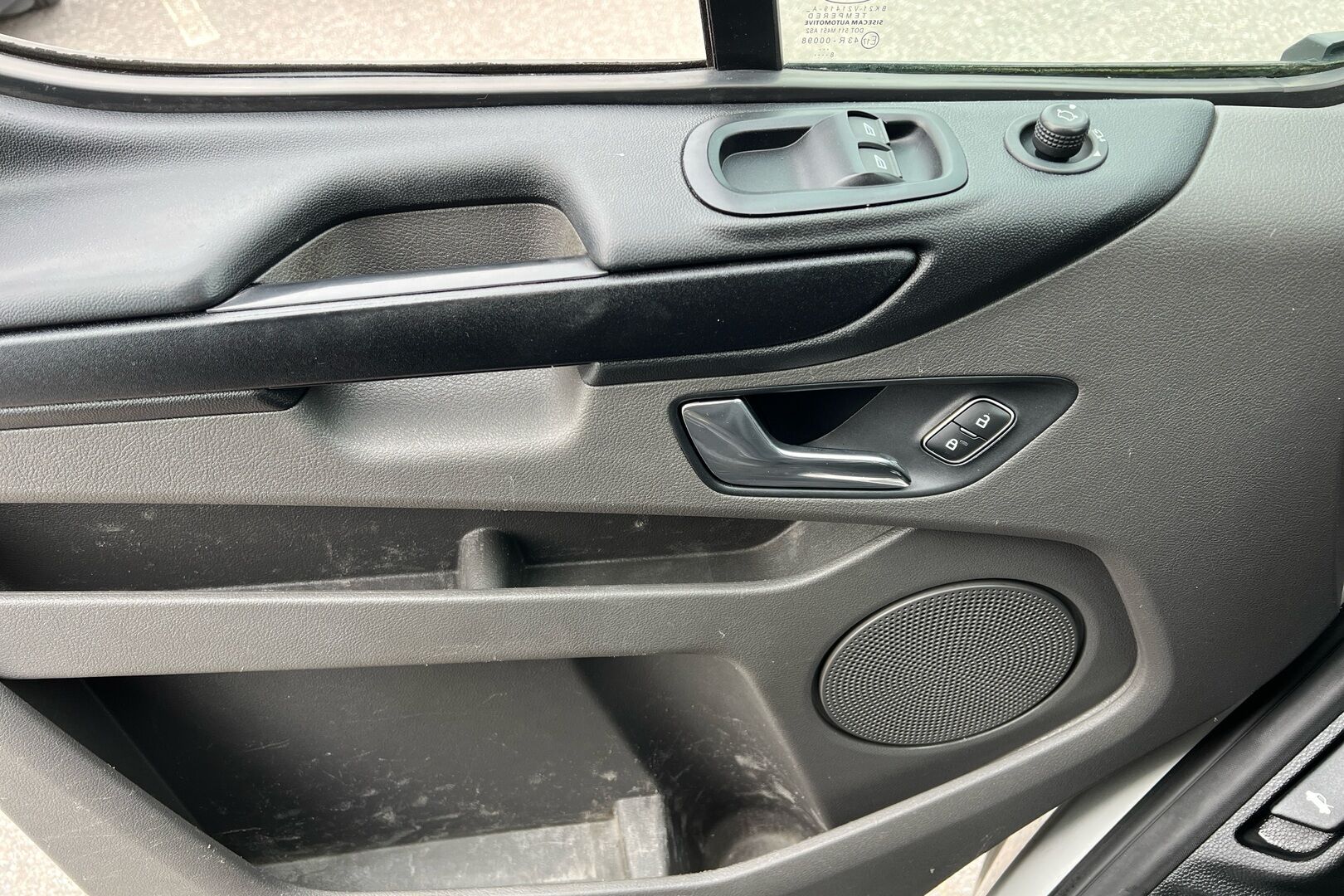 Ford Transit Custom iso kuva 17
