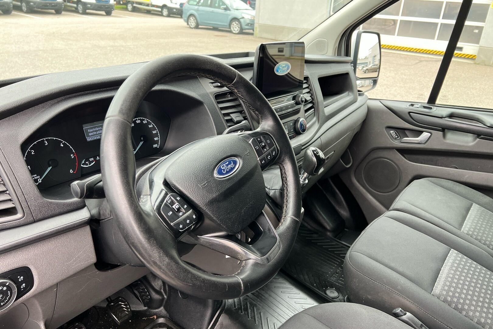 Ford Transit Custom iso kuva 15