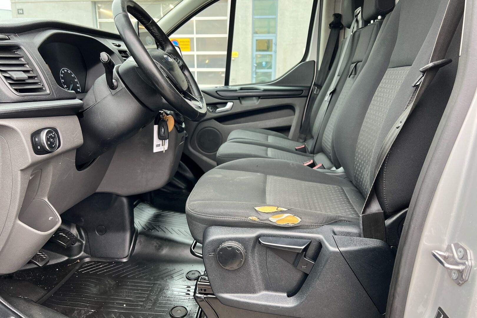 Ford Transit Custom iso kuva 7
