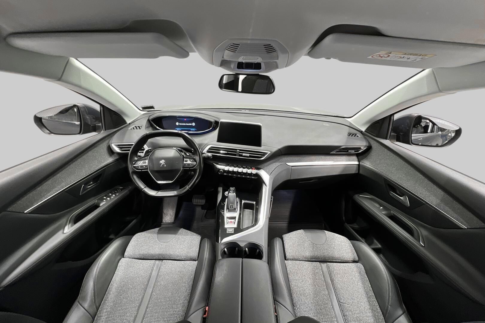 Peugeot 3008 iso kuva 11