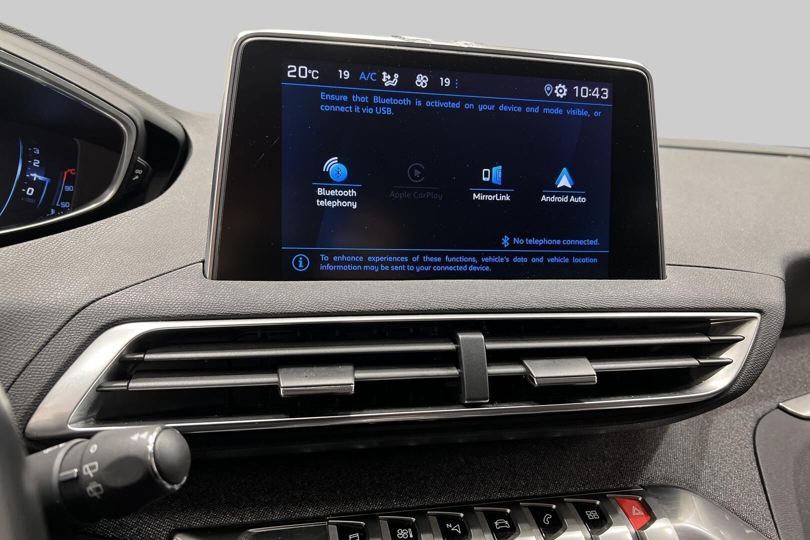 Peugeot 3008 iso kuva 16