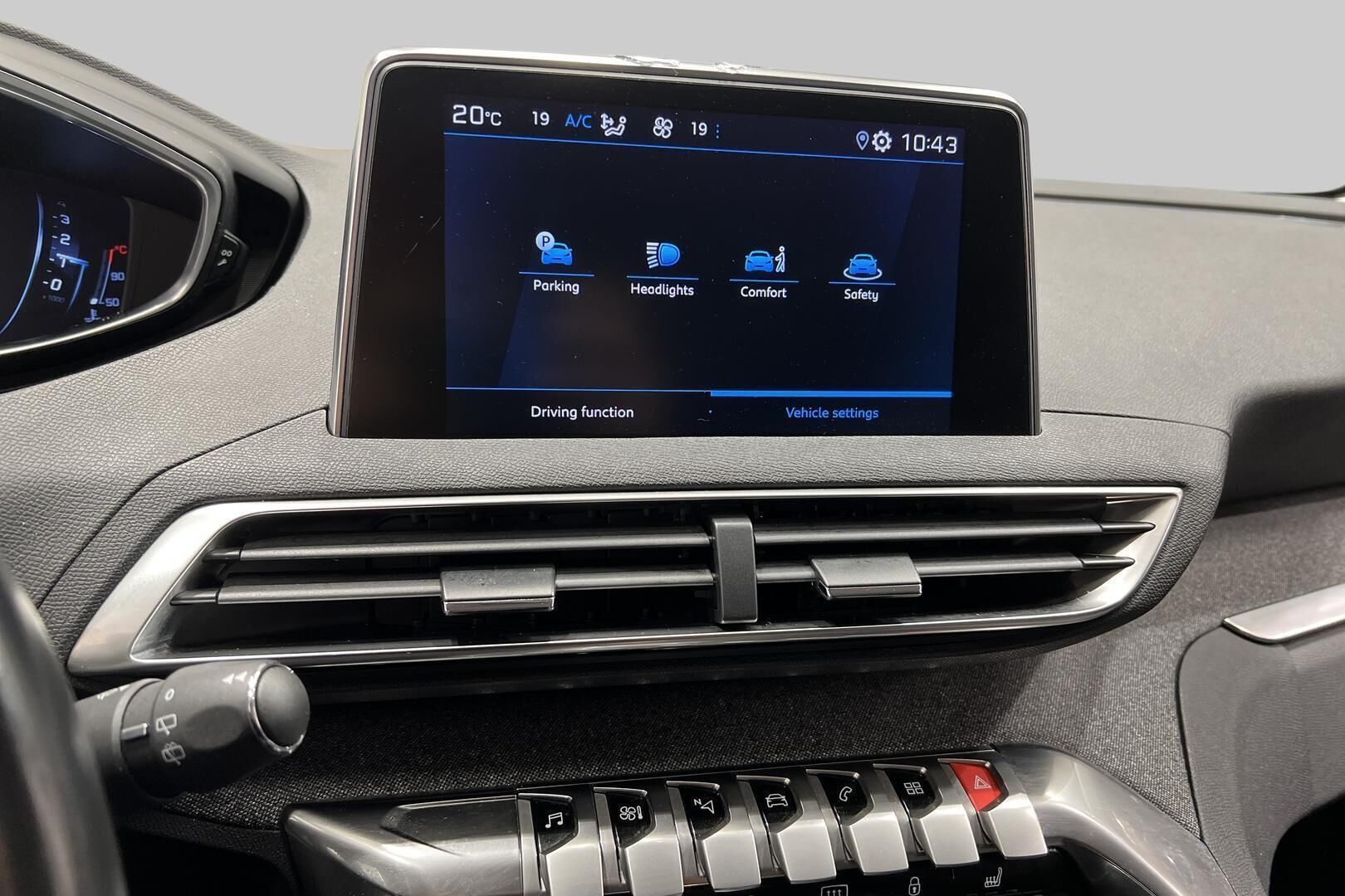 Peugeot 3008 iso kuva 19