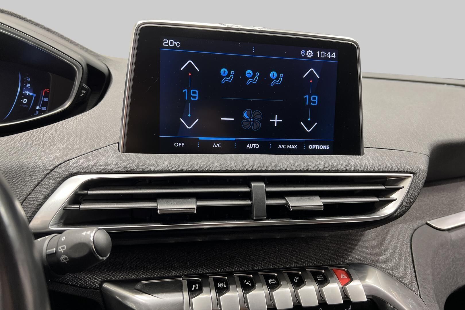 Peugeot 3008 iso kuva 20