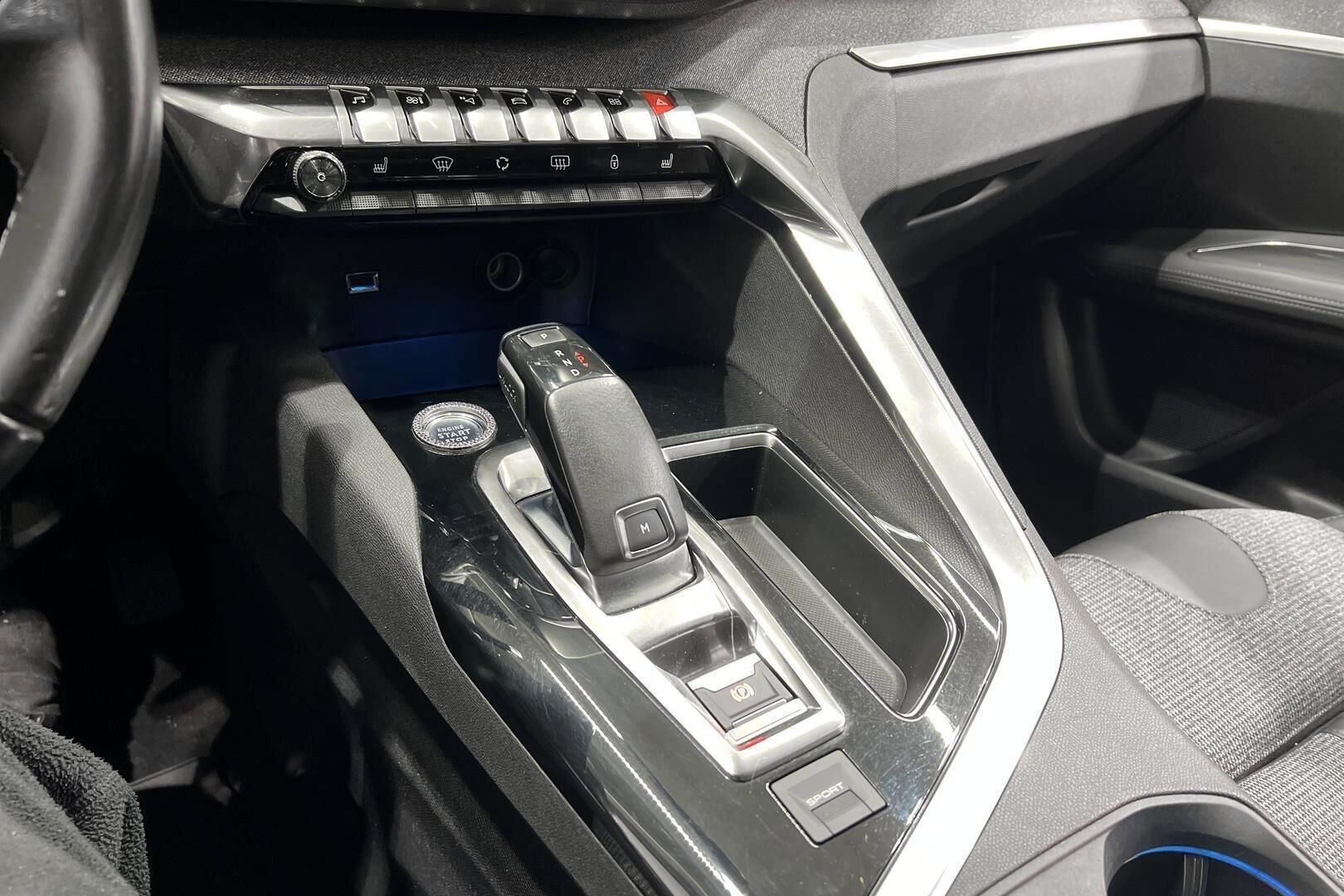 Peugeot 3008 iso kuva 21