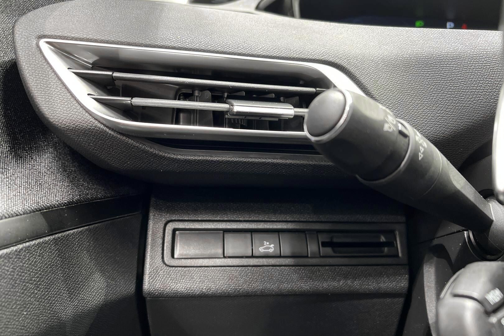 Peugeot 3008 iso kuva 27