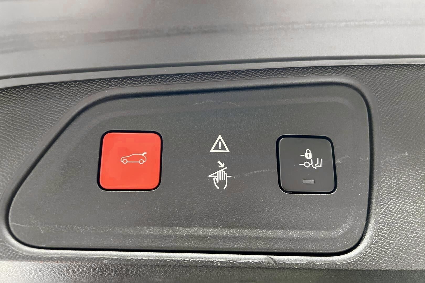 Peugeot 3008 iso kuva 36