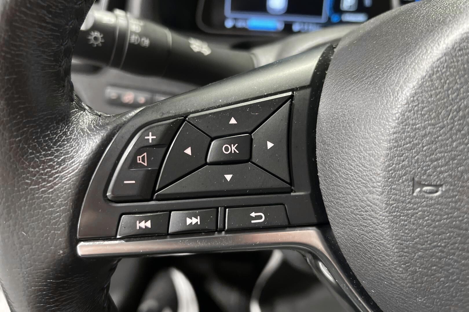 Nissan Leaf iso kuva 15