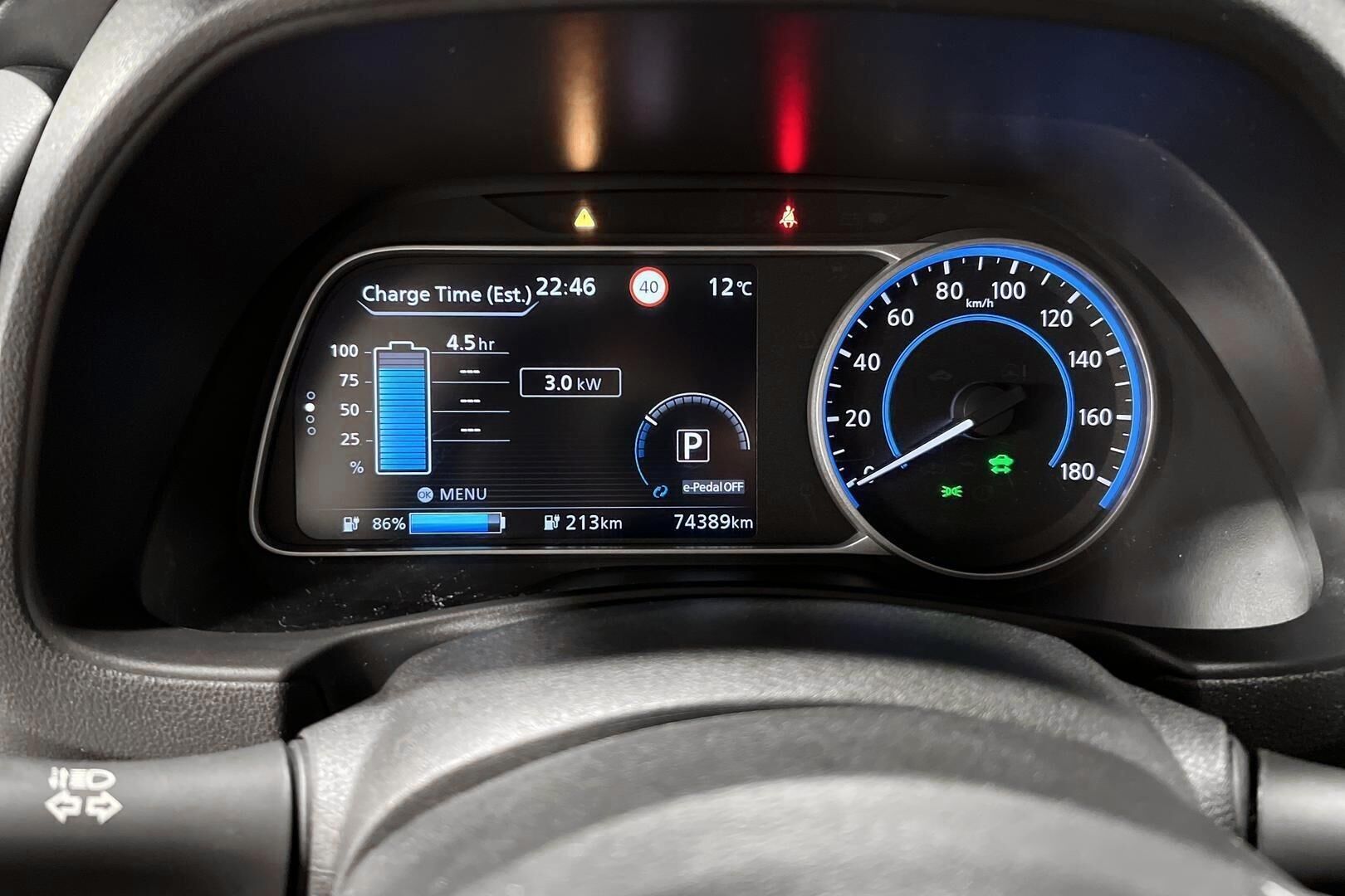 Nissan Leaf iso kuva 17
