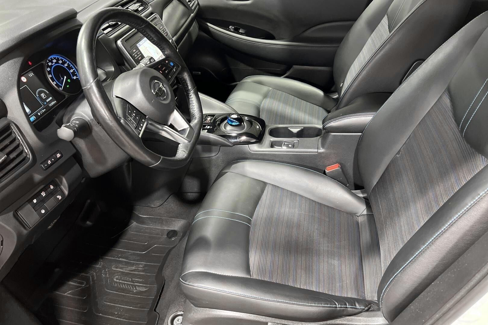 Nissan Leaf iso kuva 9