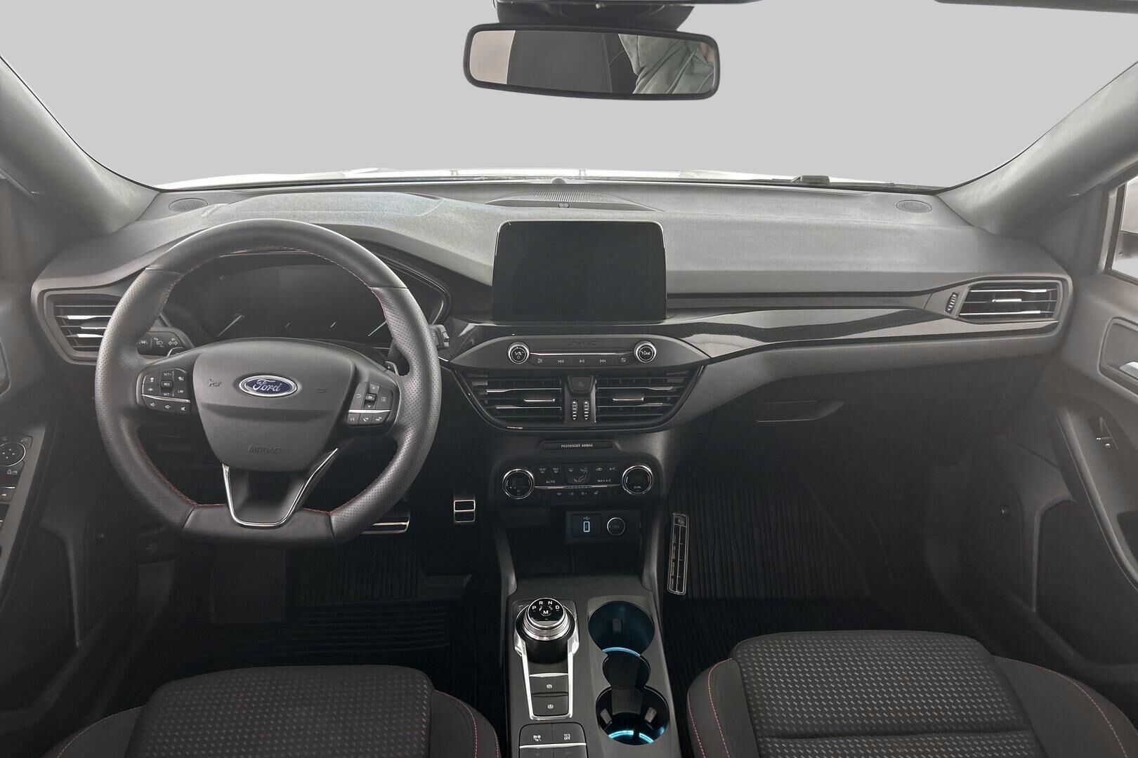 Ford Focus iso kuva 6