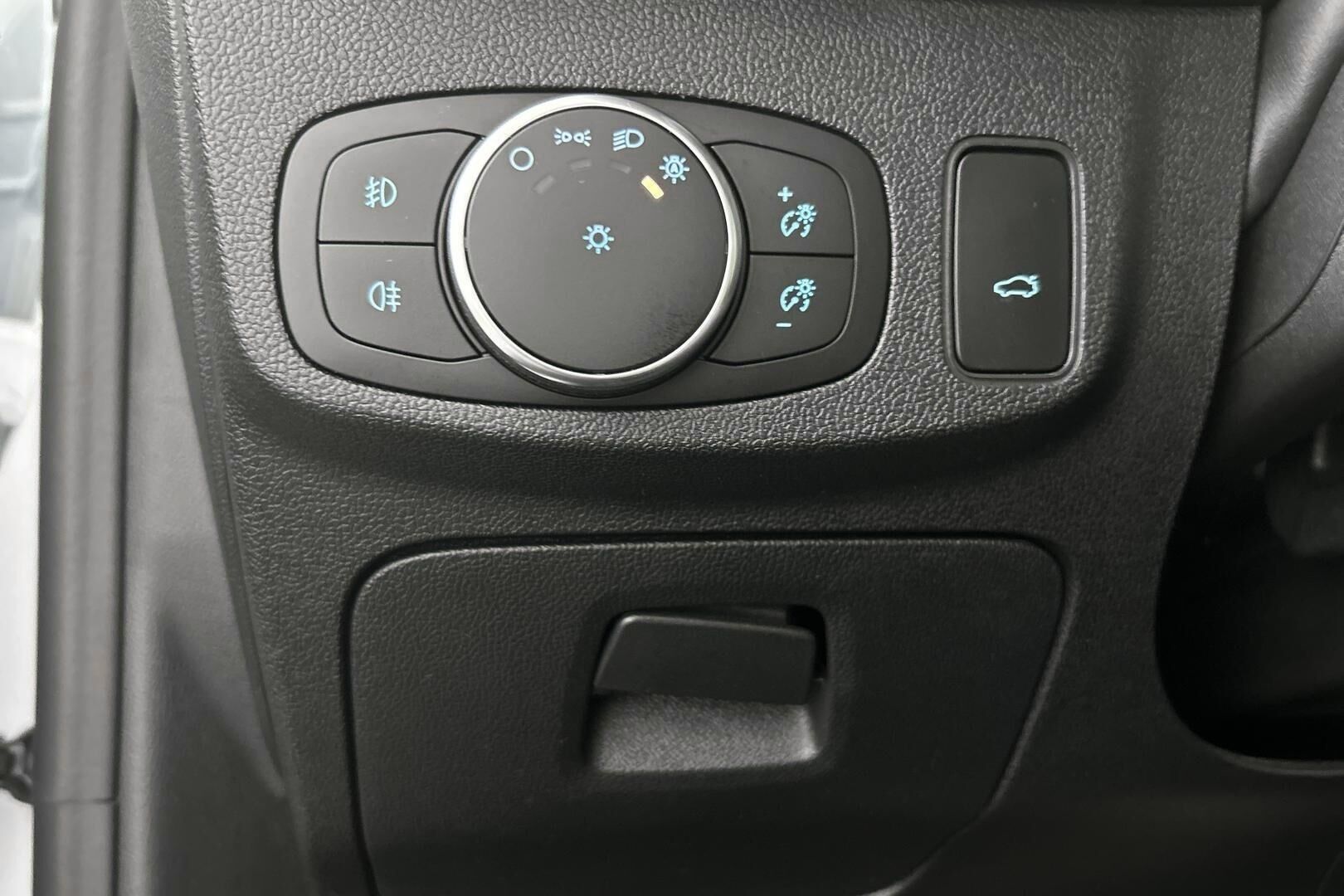 Ford Focus iso kuva 13