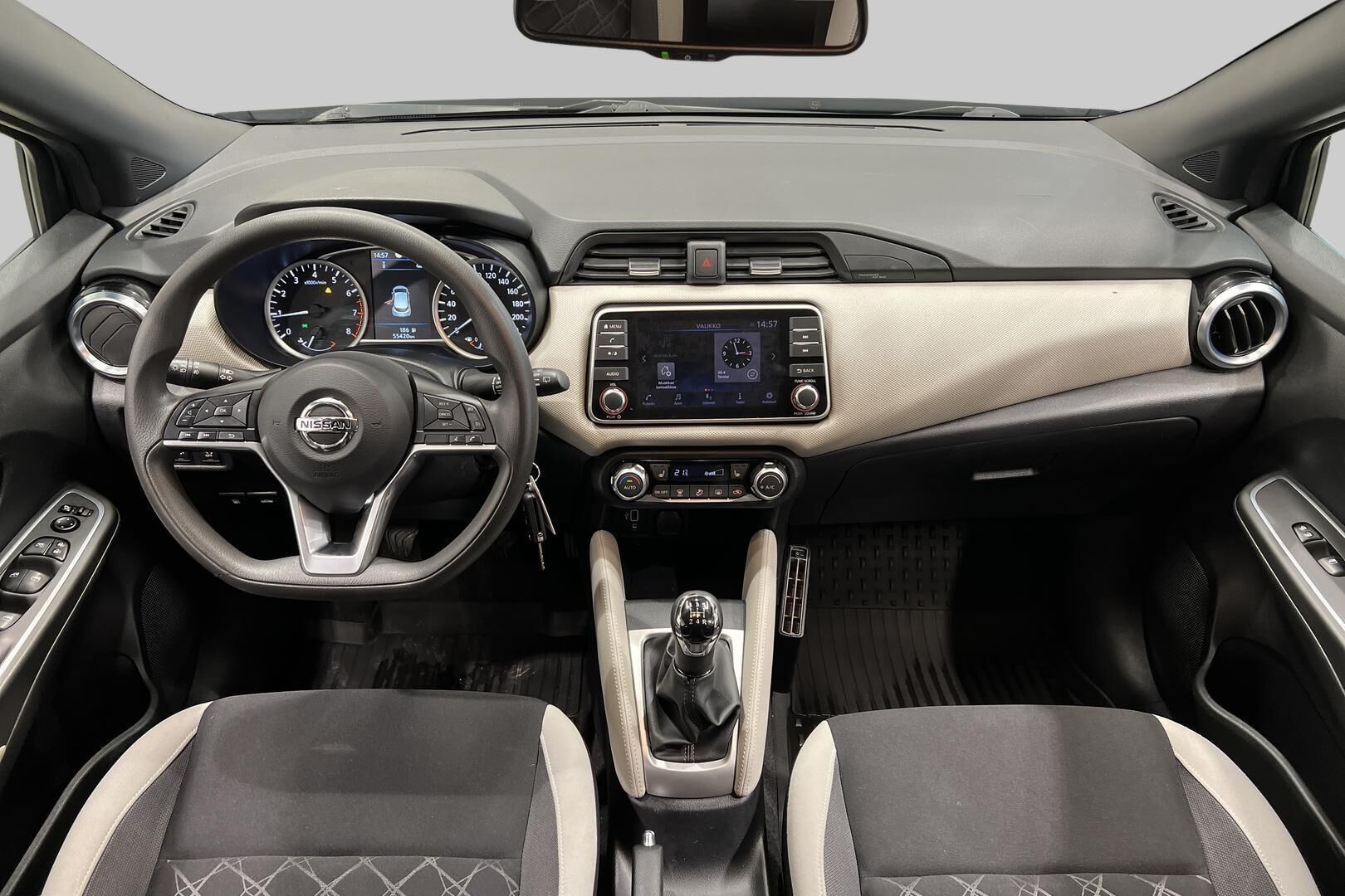 Nissan Micra iso kuva 11