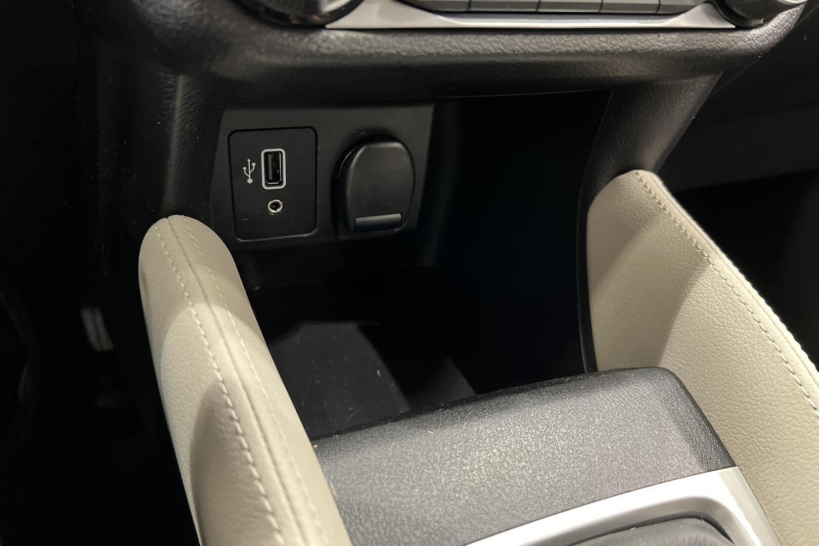 Nissan Micra iso kuva 17