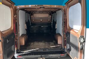 Nissan NV300 esikatselu 12