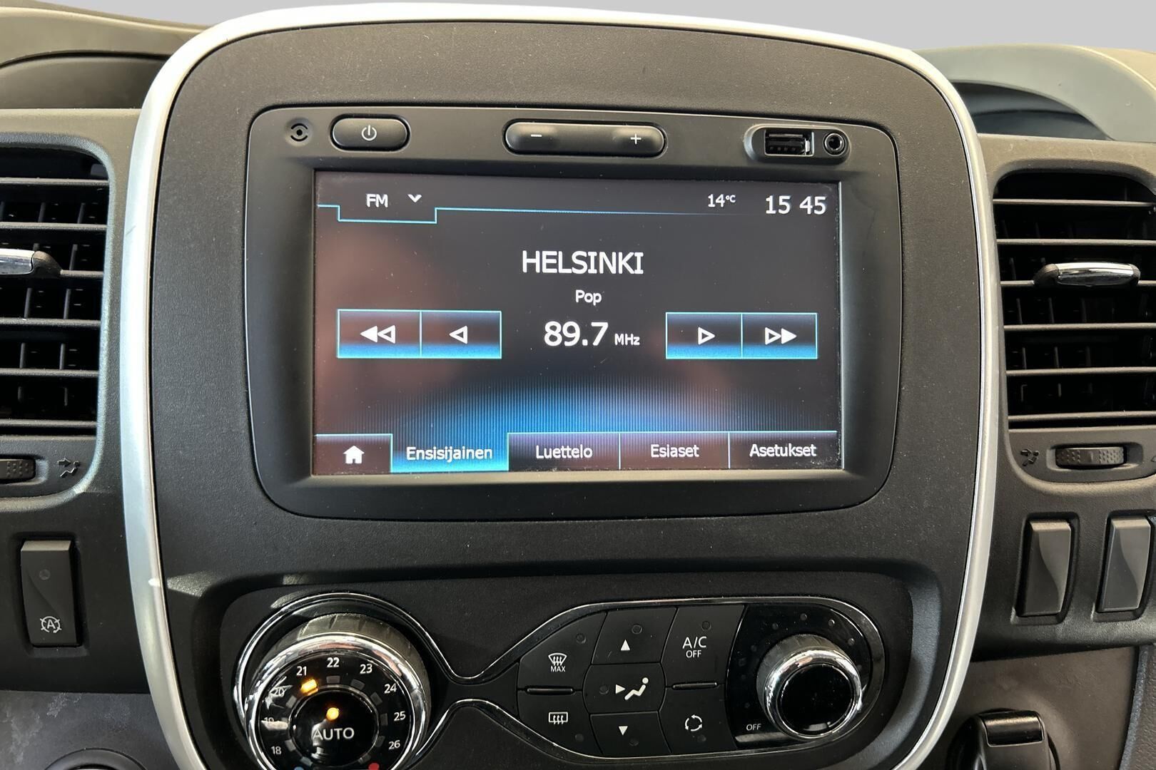 Nissan NV300 iso kuva 17