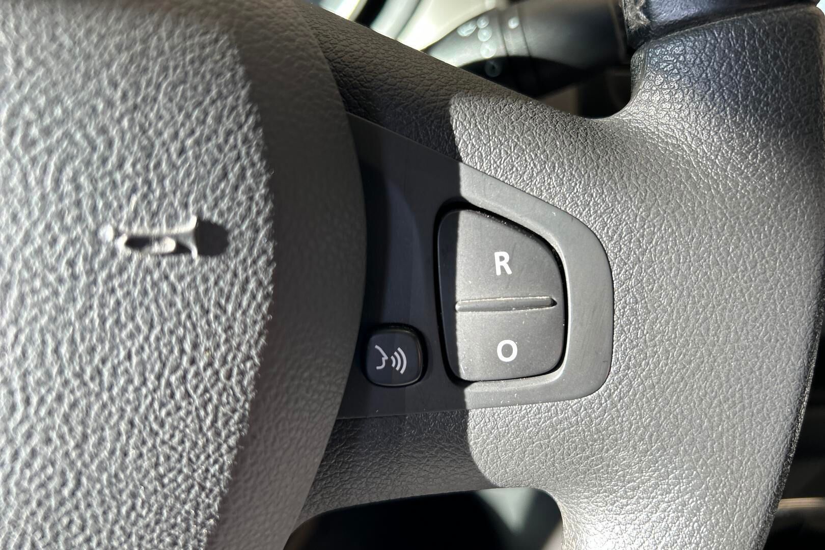 Nissan NV300 iso kuva 21