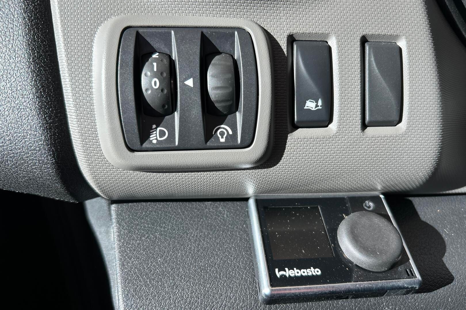 Nissan NV300 iso kuva 23