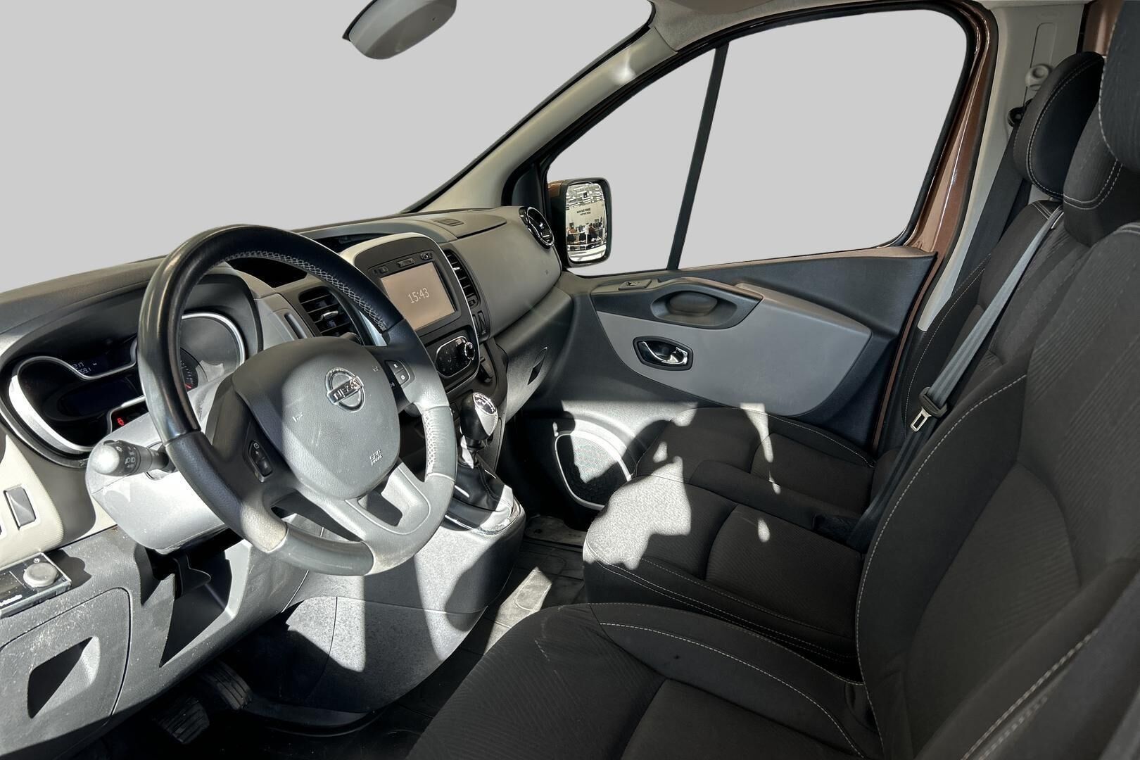 Nissan NV300 iso kuva 9