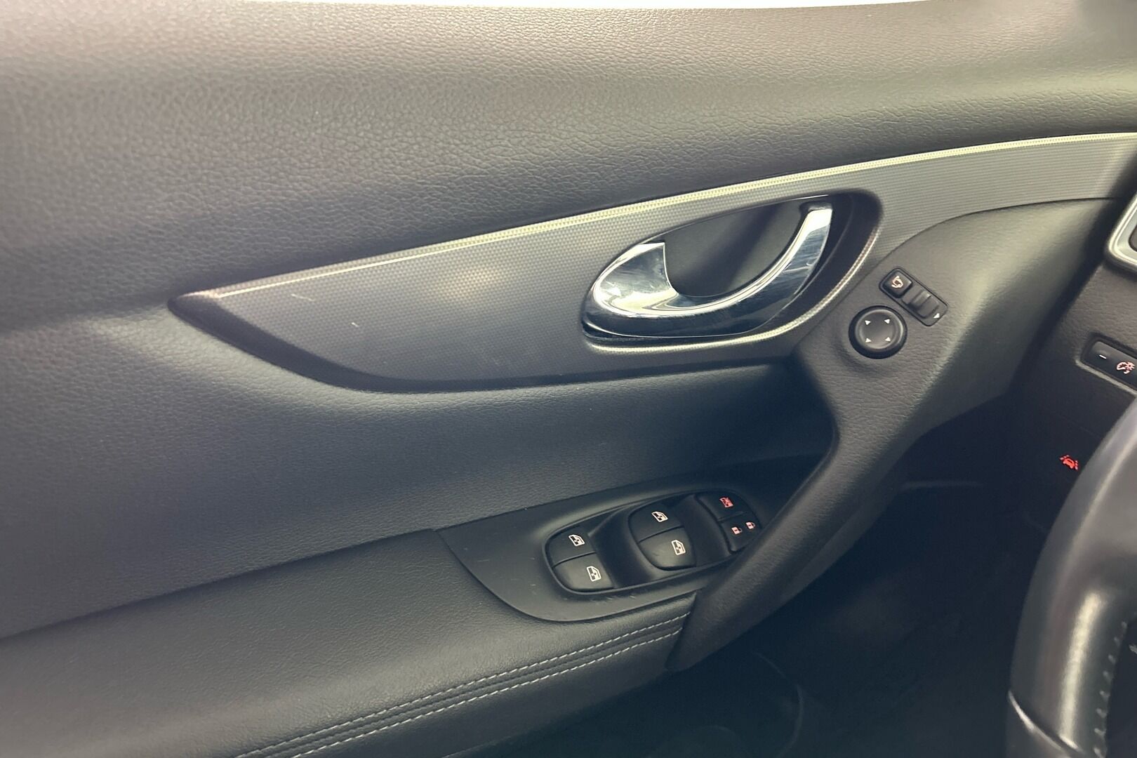 Nissan Qashqai iso kuva 18
