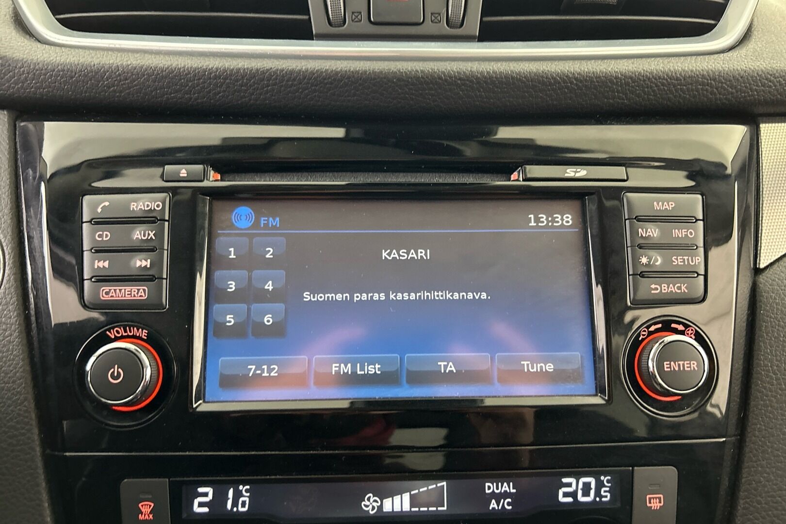 Nissan Qashqai iso kuva 24