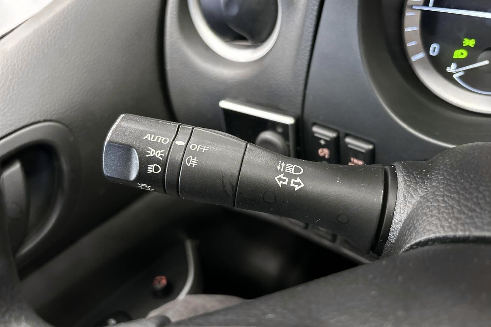 Nissan Navara iso kuva 18