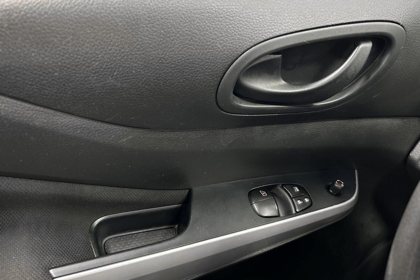 Nissan Navara iso kuva 20