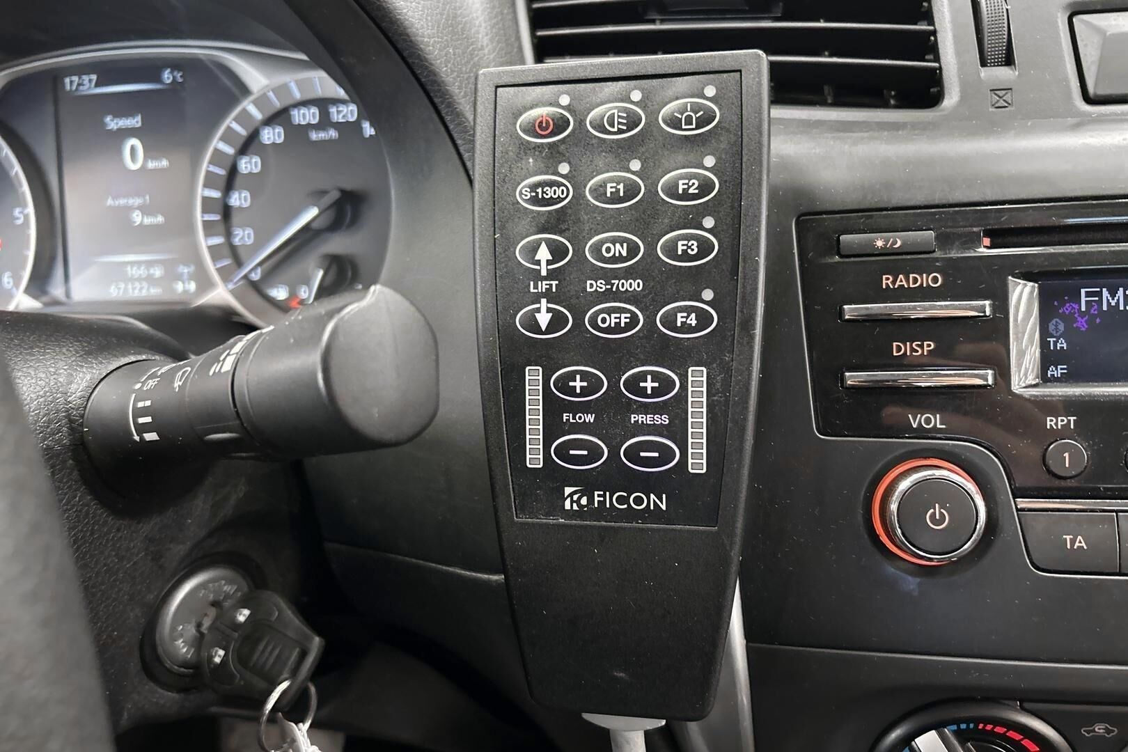 Nissan Navara iso kuva 21