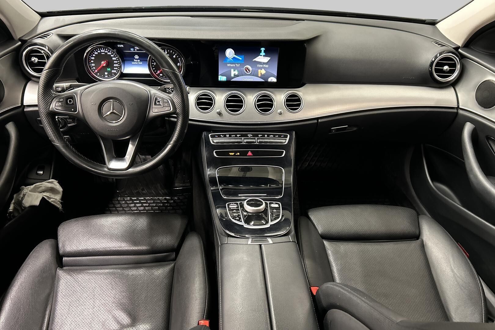 Mercedes-Benz E iso kuva 11