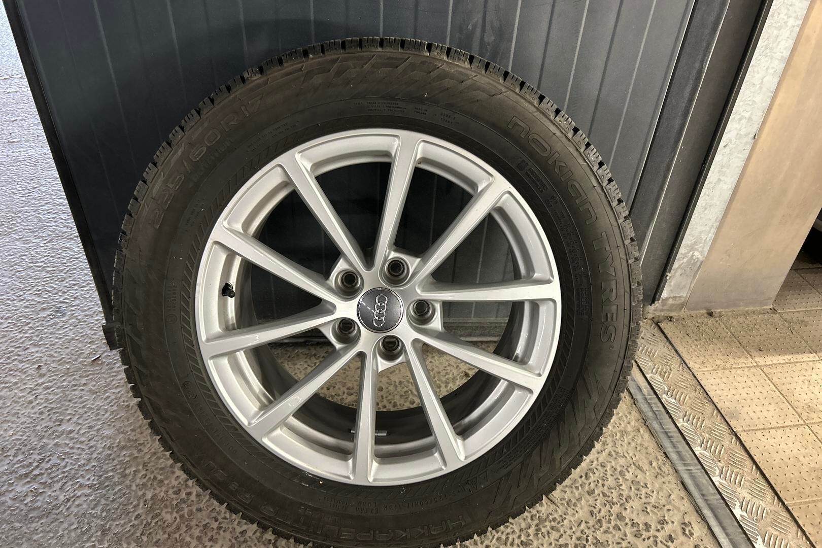 Audi A6 iso kuva 12