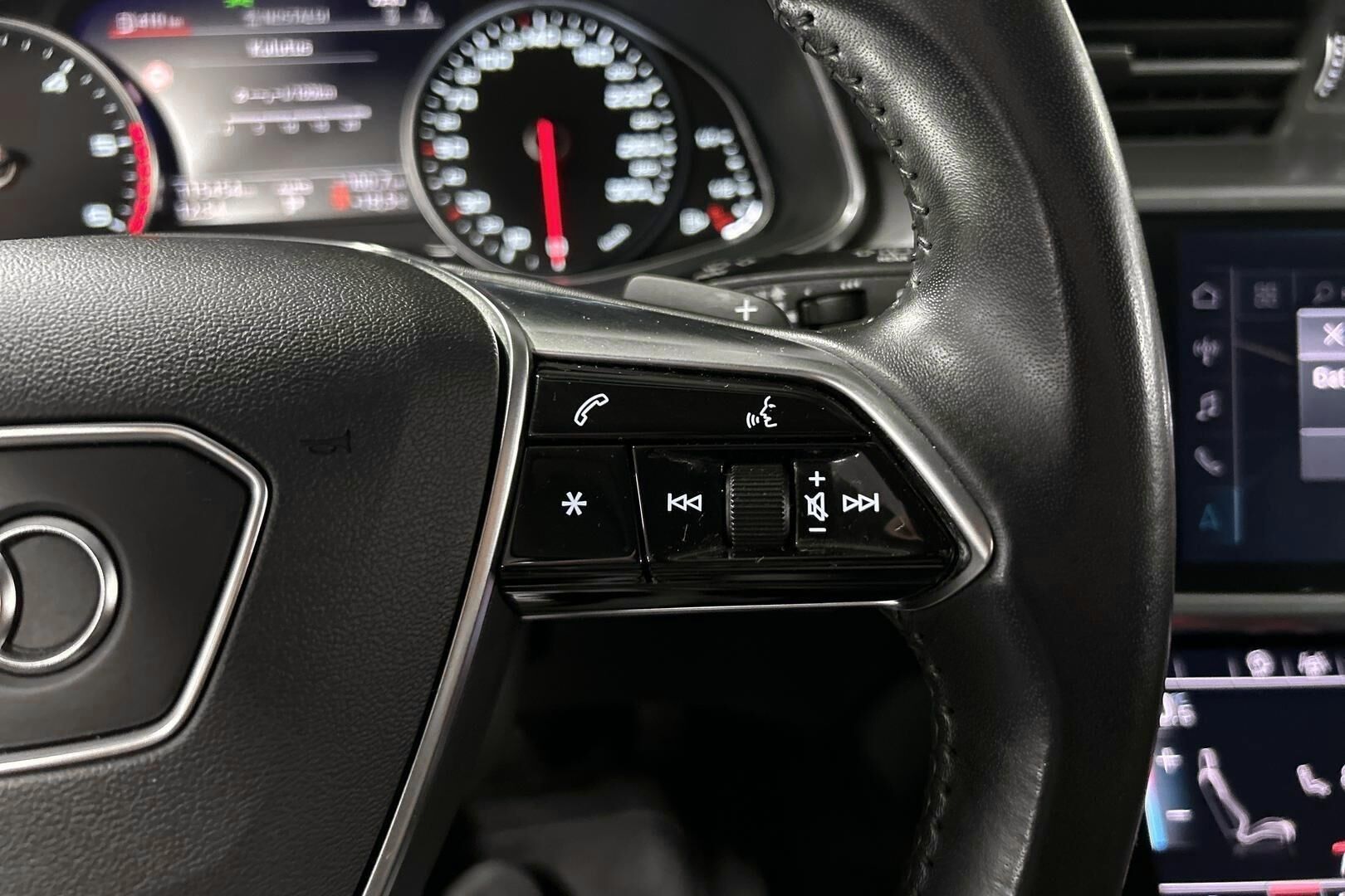 Audi A6 iso kuva 15