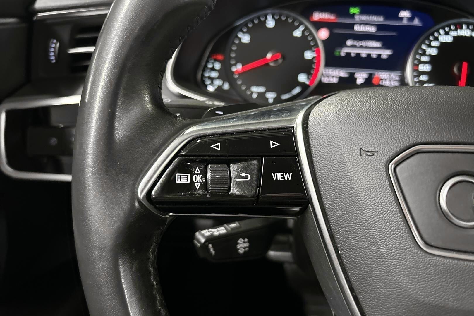 Audi A6 iso kuva 16