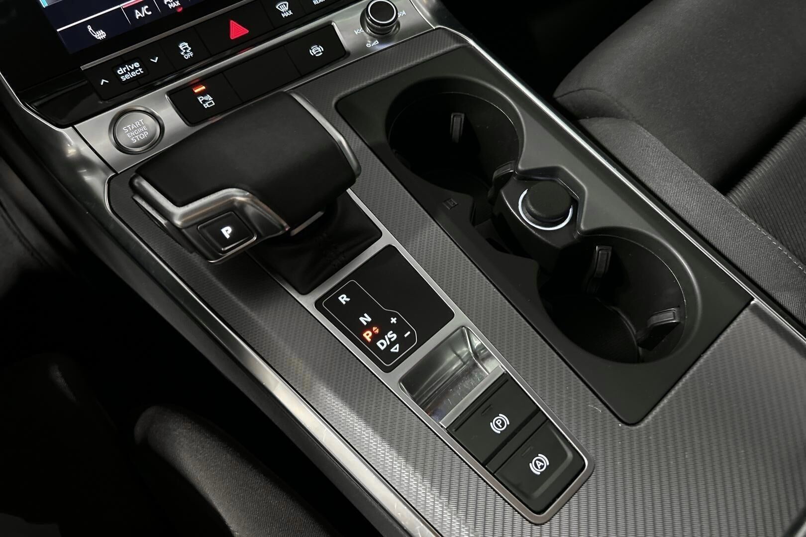 Audi A6 iso kuva 31