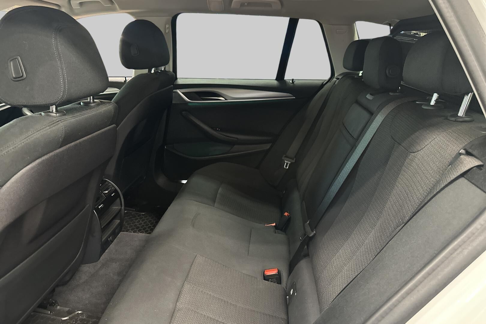 BMW 5-SARJA iso kuva 8