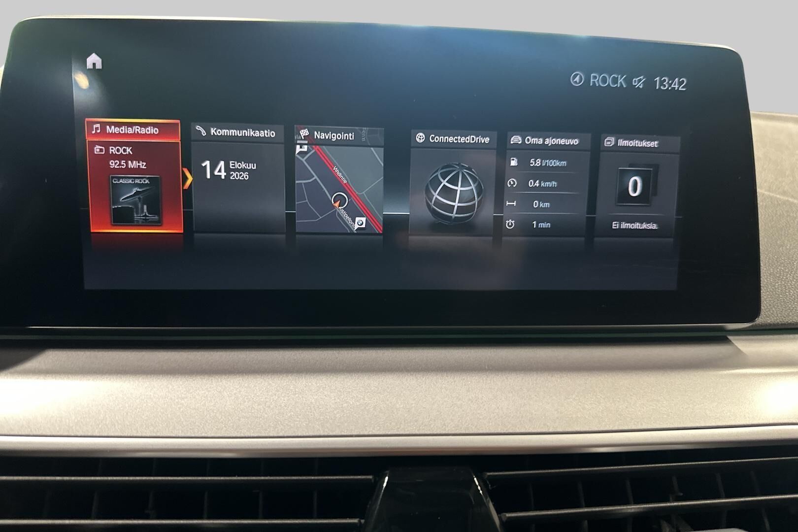 BMW 5-SARJA iso kuva 13