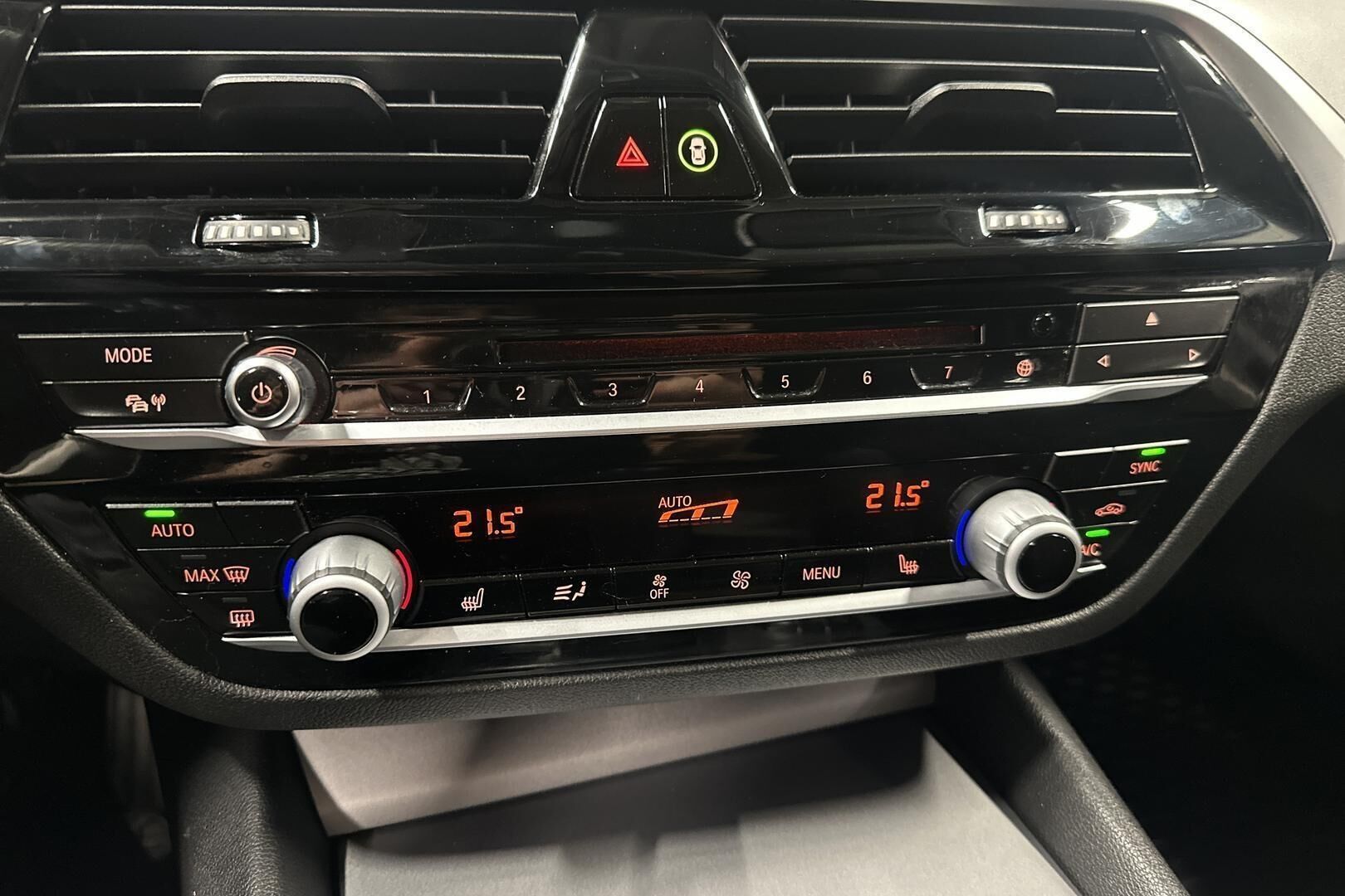 BMW 5-SARJA iso kuva 15