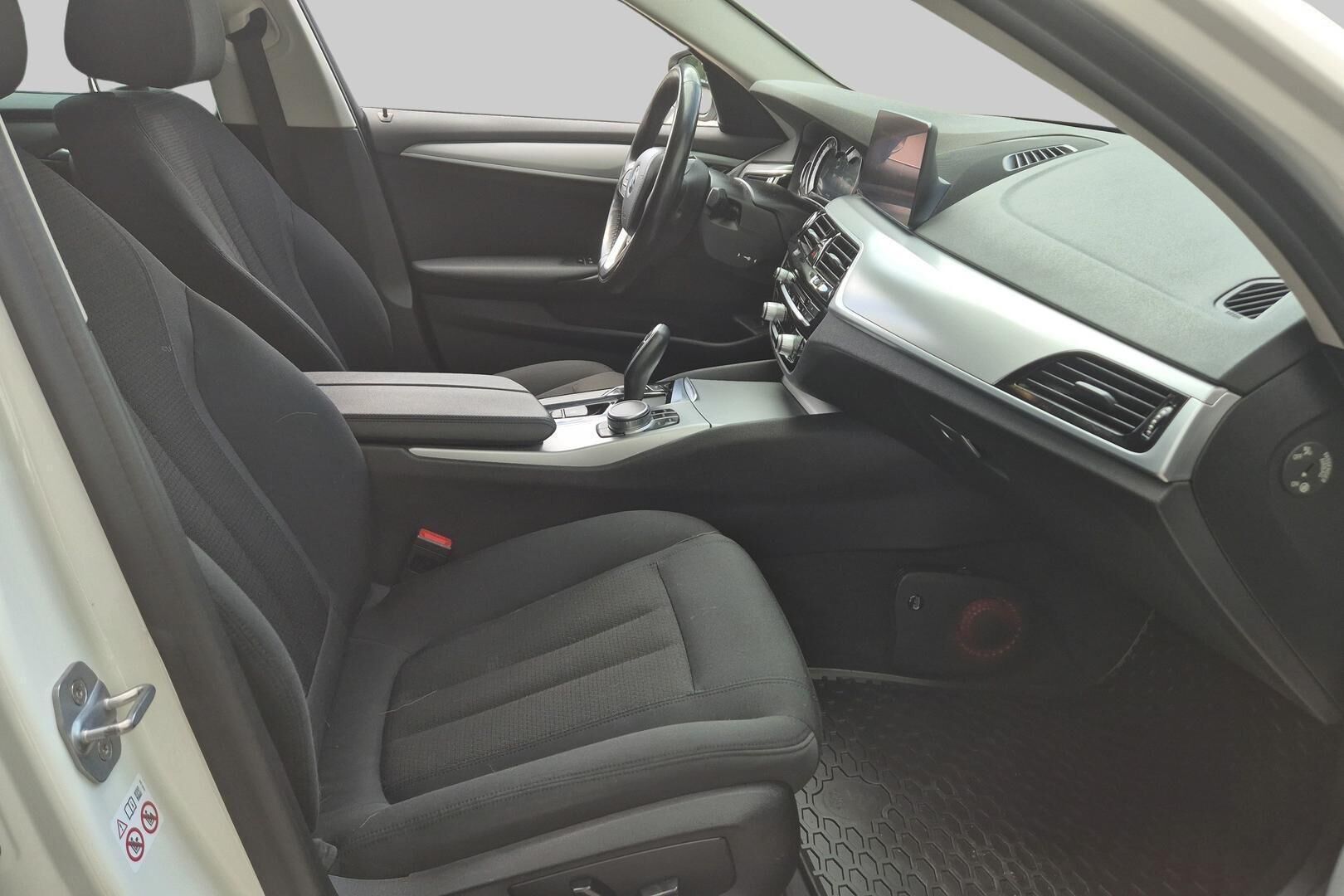 BMW 5-SARJA iso kuva 3