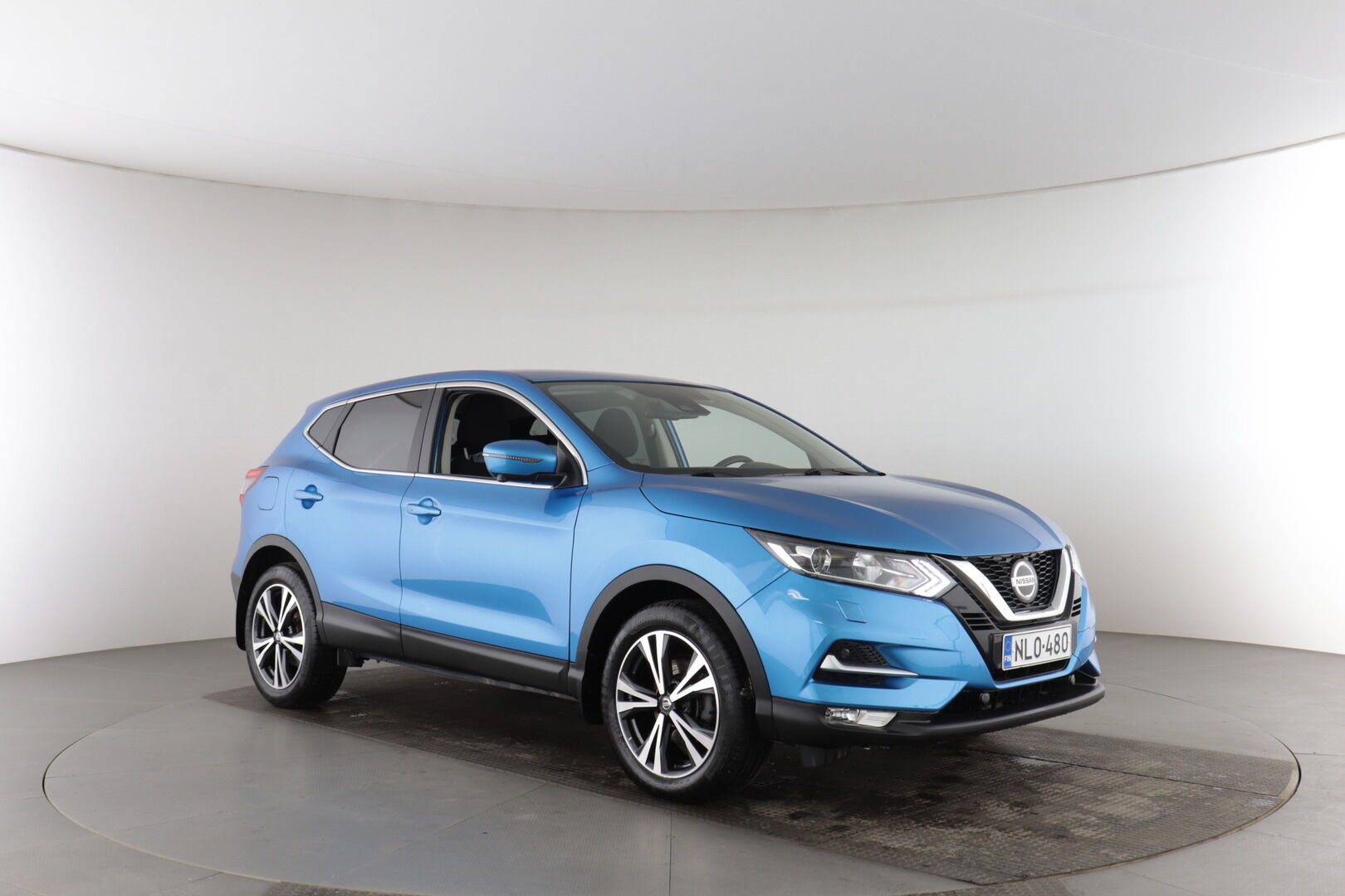 Nissan Qashqai iso kuva 14