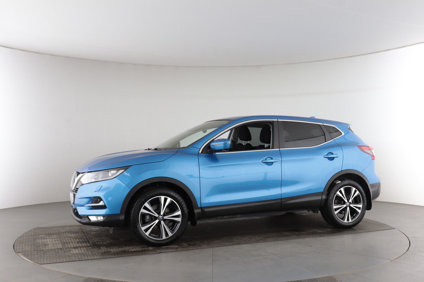 Nissan Qashqai iso kuva 3