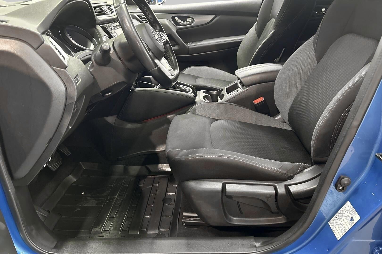 Nissan Qashqai iso kuva 9