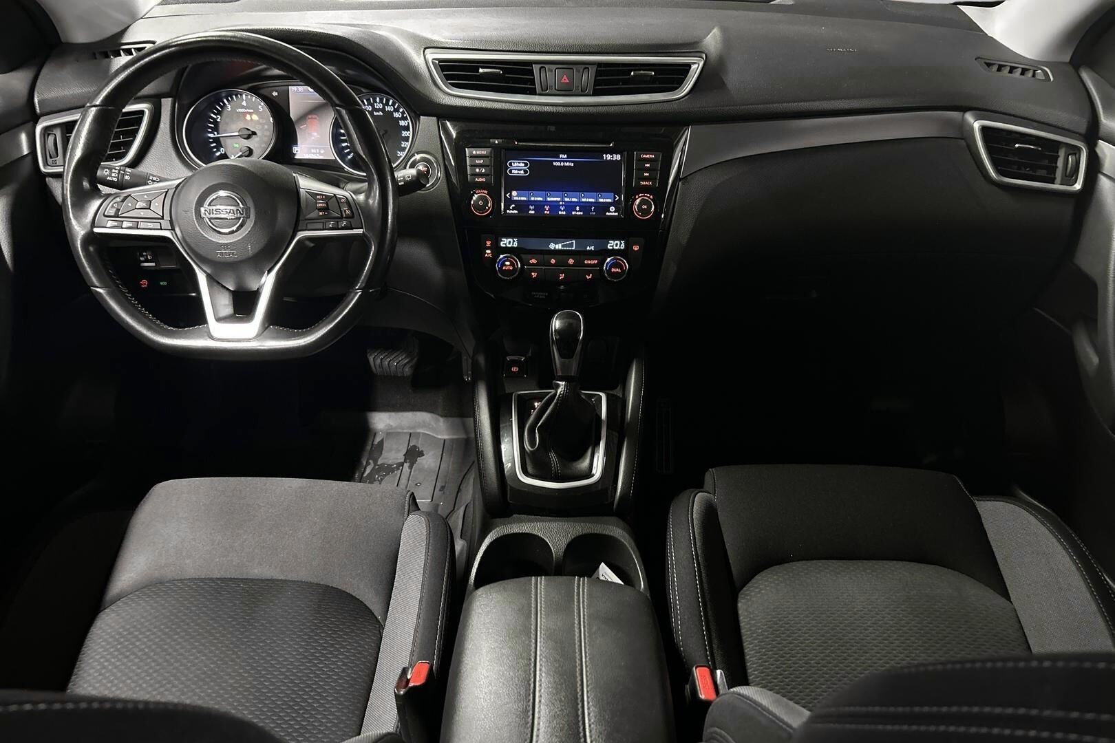 Nissan Qashqai iso kuva 6