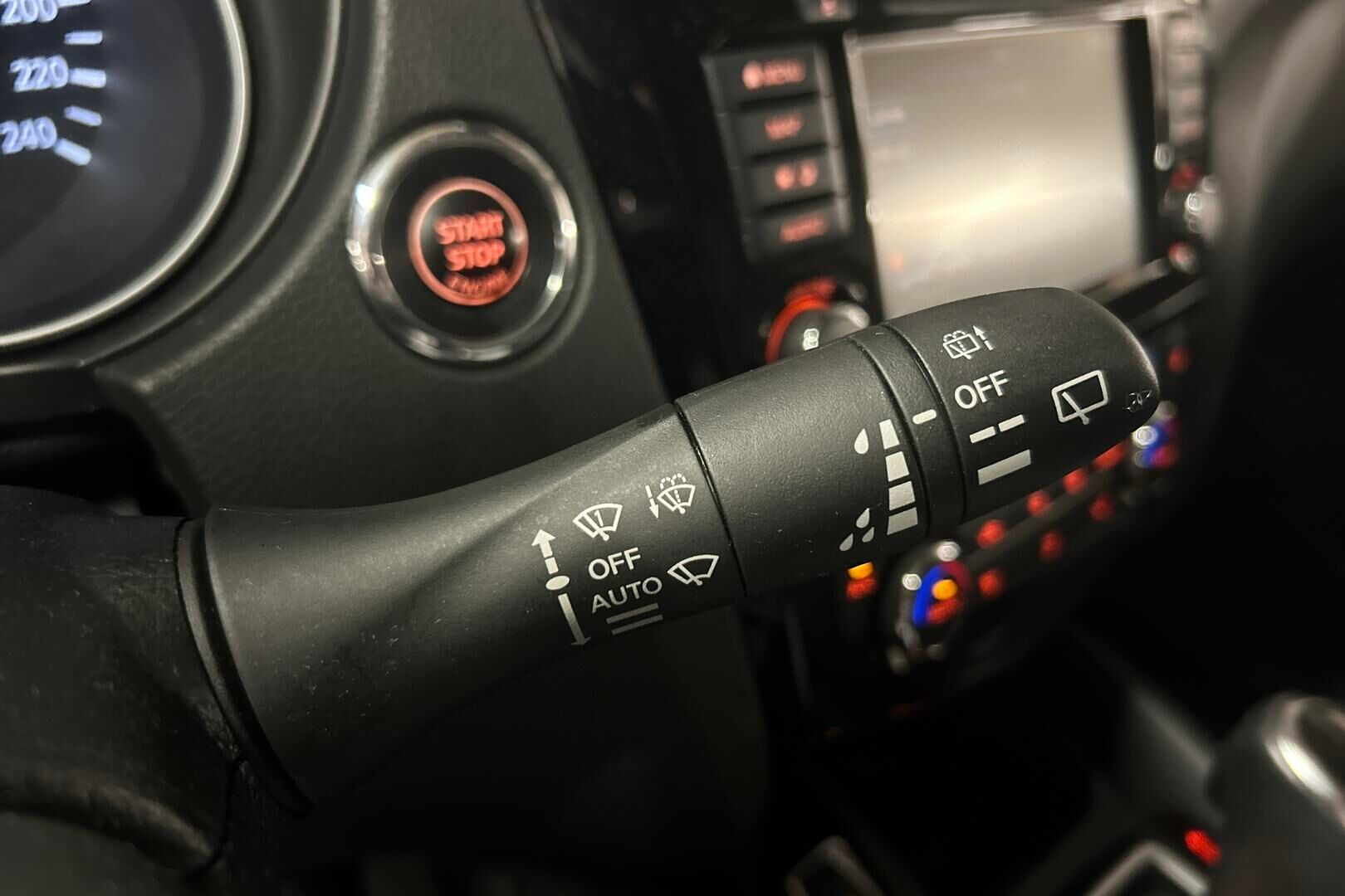 Nissan Qashqai iso kuva 12