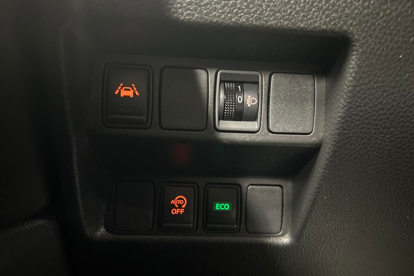 Nissan Qashqai iso kuva 14