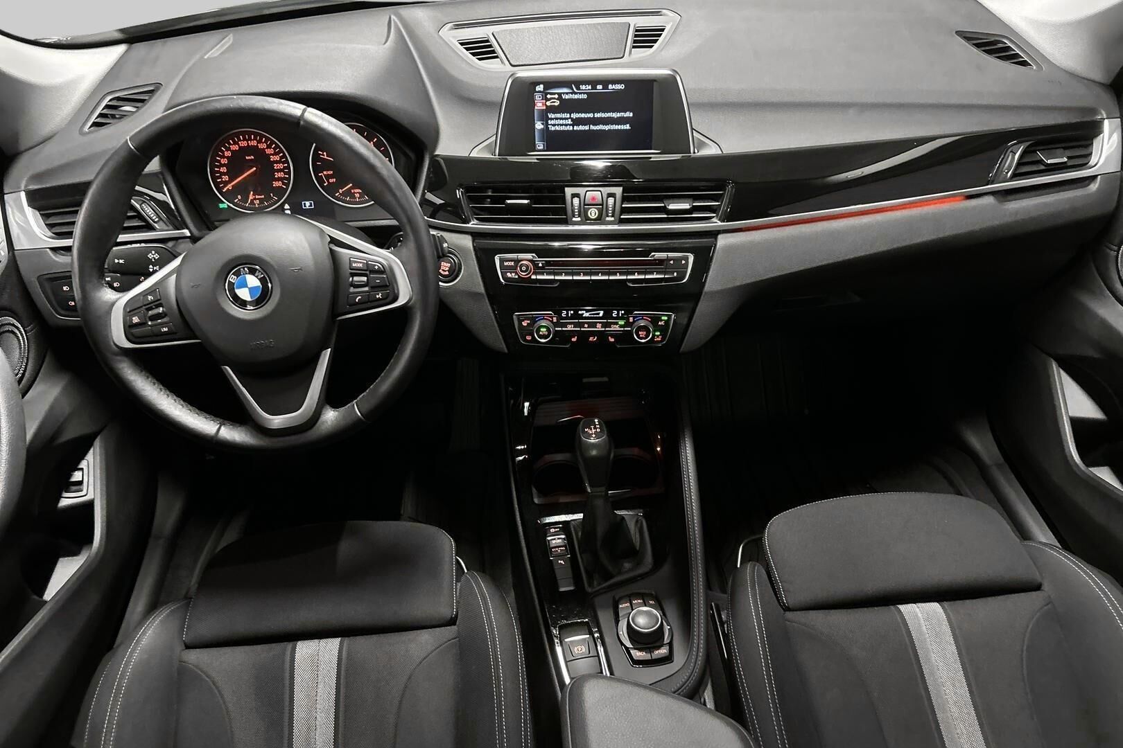 BMW X1 iso kuva 11