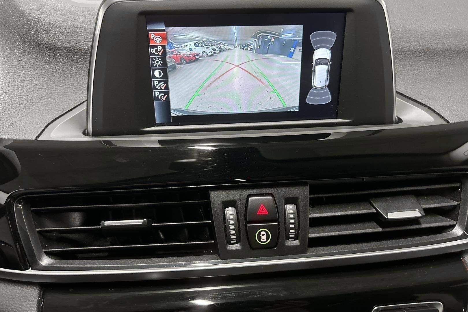 BMW X1 iso kuva 15
