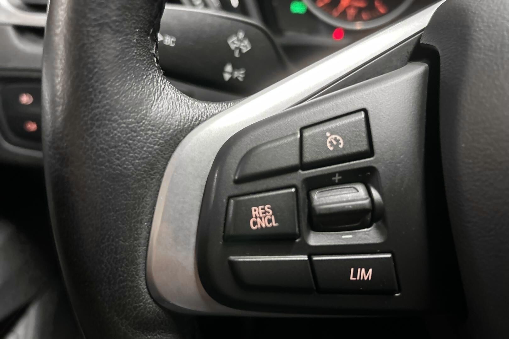 BMW X1 iso kuva 22